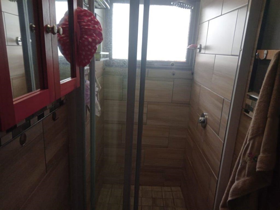 6 Bedroom Property for Sale in Paradise Beach Eastern Cape